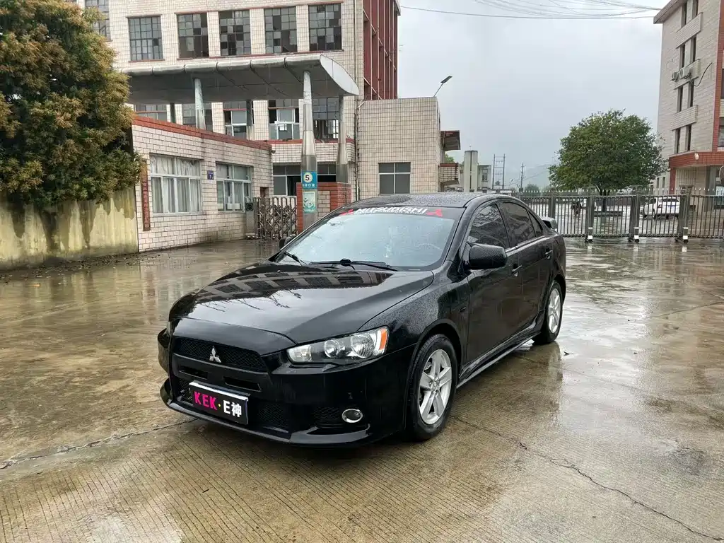 Mitsubishi Lancer EX 2010 Fashion Edition 1.8L MT Comfort
