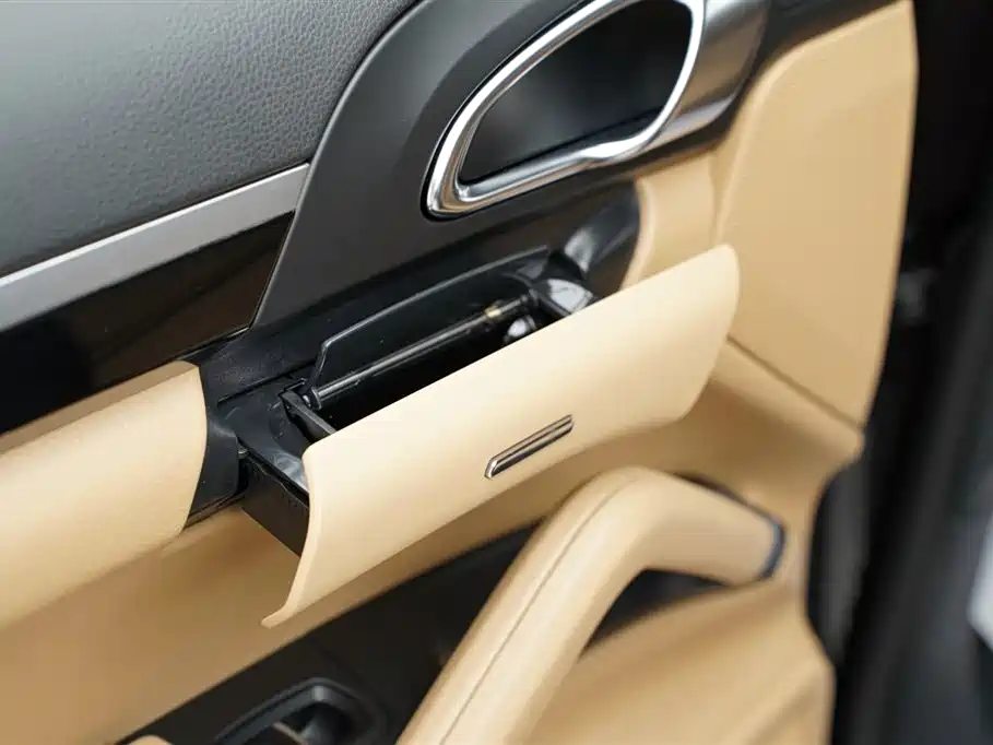Cayenne 2014 Platinum Edition 3.0T