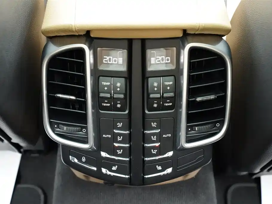 Cayenne 2014 Platinum Edition 3.0T