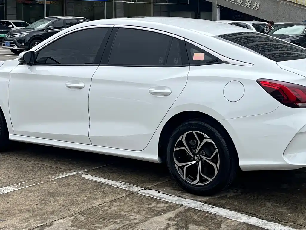 MG5 2021 180DVVT CVT Youth Luxury Edition