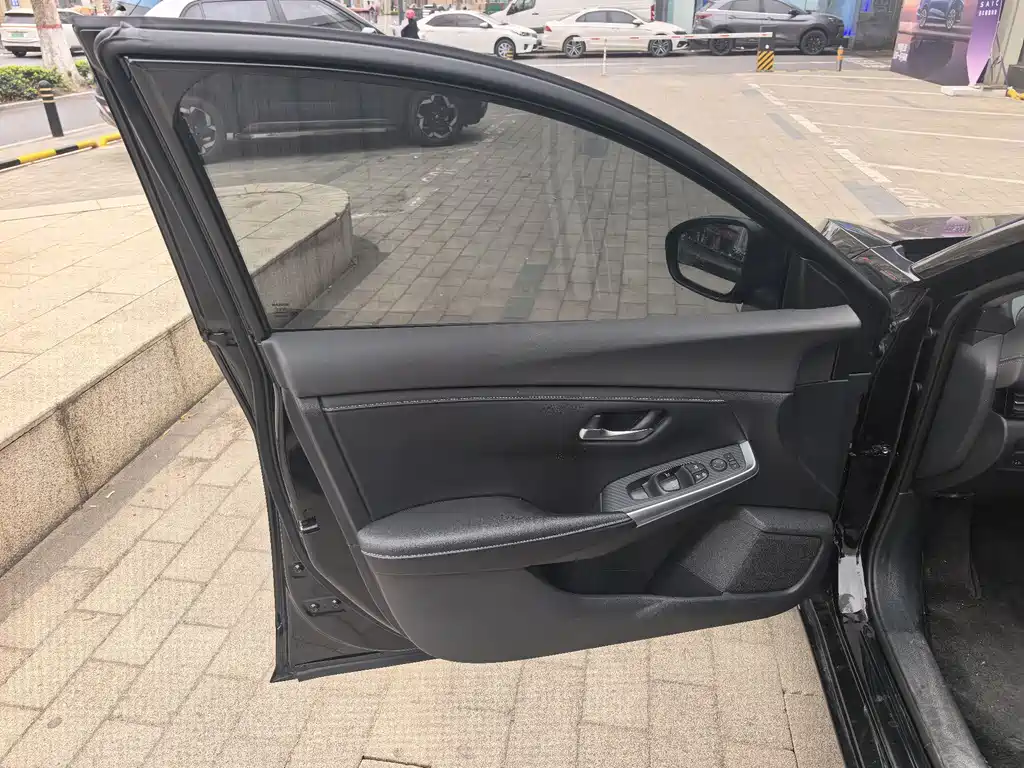Nissan Sylphy 2022 1.6L XL CVT