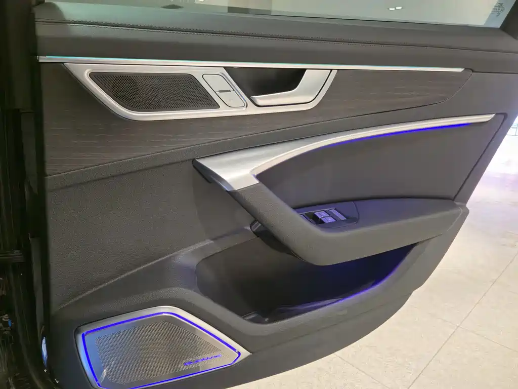 Audi A6L 2025 45 TFSI quattro Select Dynamic Edition