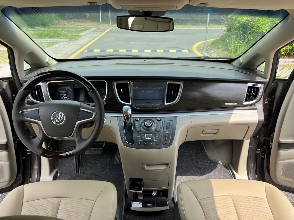Buick GL8 2013 2.4L LT Luxury Business Executive Edition