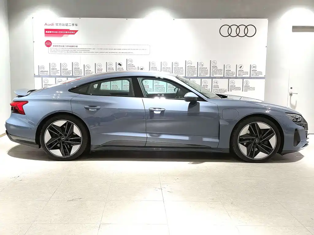 Audi e-tron GT 2023 Base