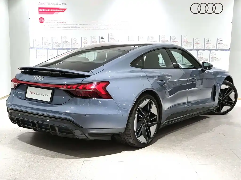 Audi e-tron GT 2023 Base