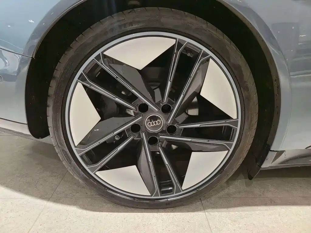 Audi e-tron GT 2023 Base
