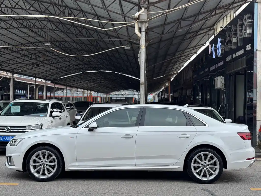 Audi A4L 2019 40 TFSI Fashion Edition China VI