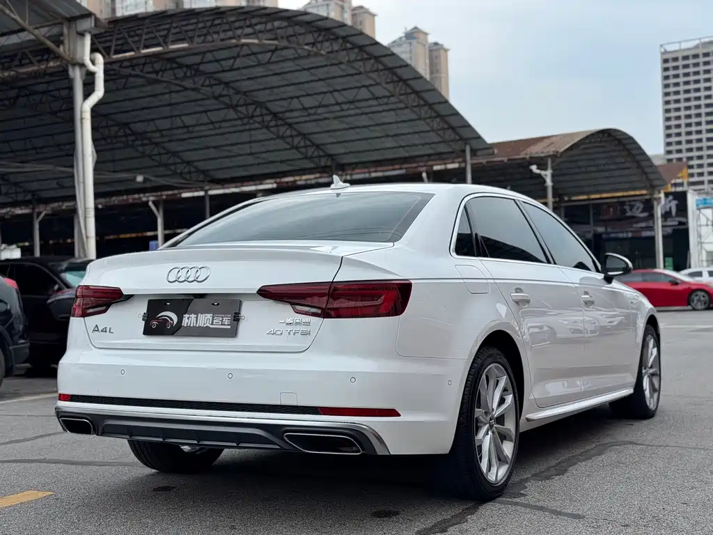 Audi A4L 2019 40 TFSI Fashion Edition China VI