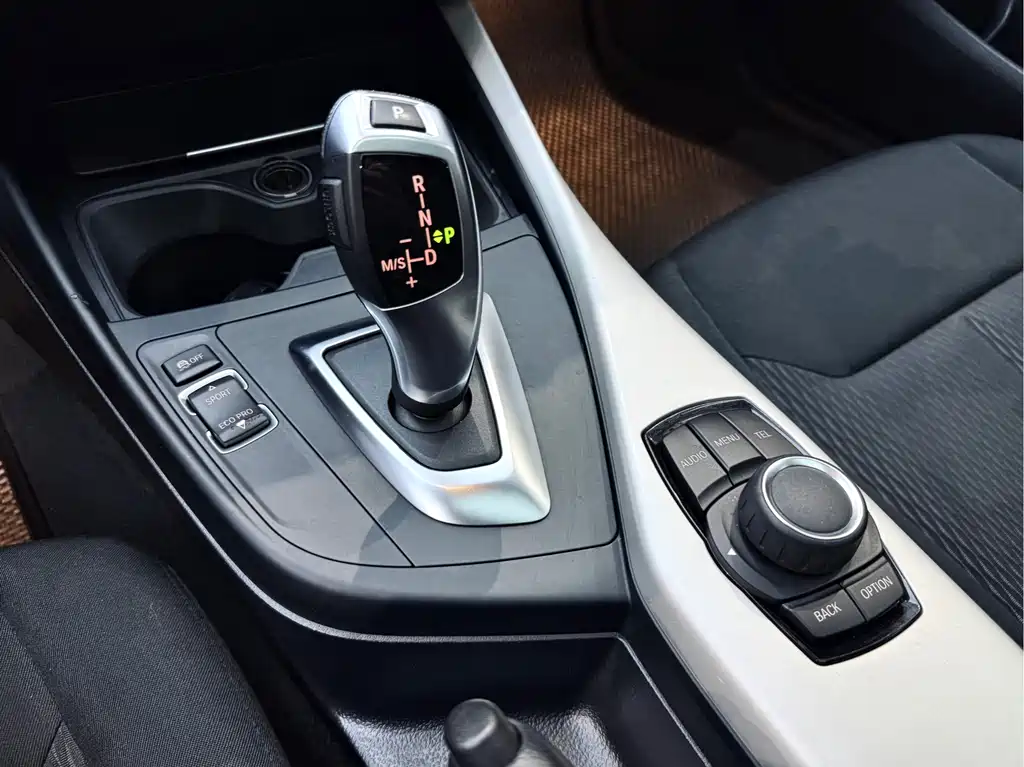 BMW 1 Series (import) 2015 120i Leading Edition