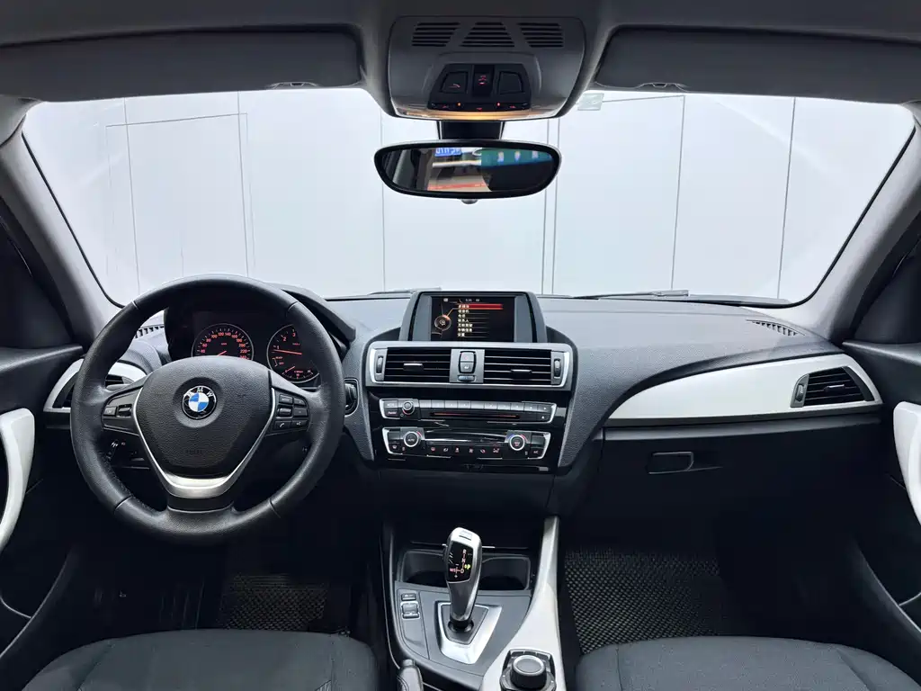 BMW 1 Series (import) 2015 120i Leading Edition