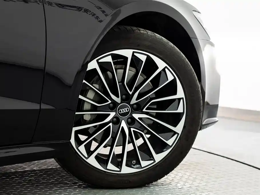 Audi A7L 2024 45 TFSI Luxury