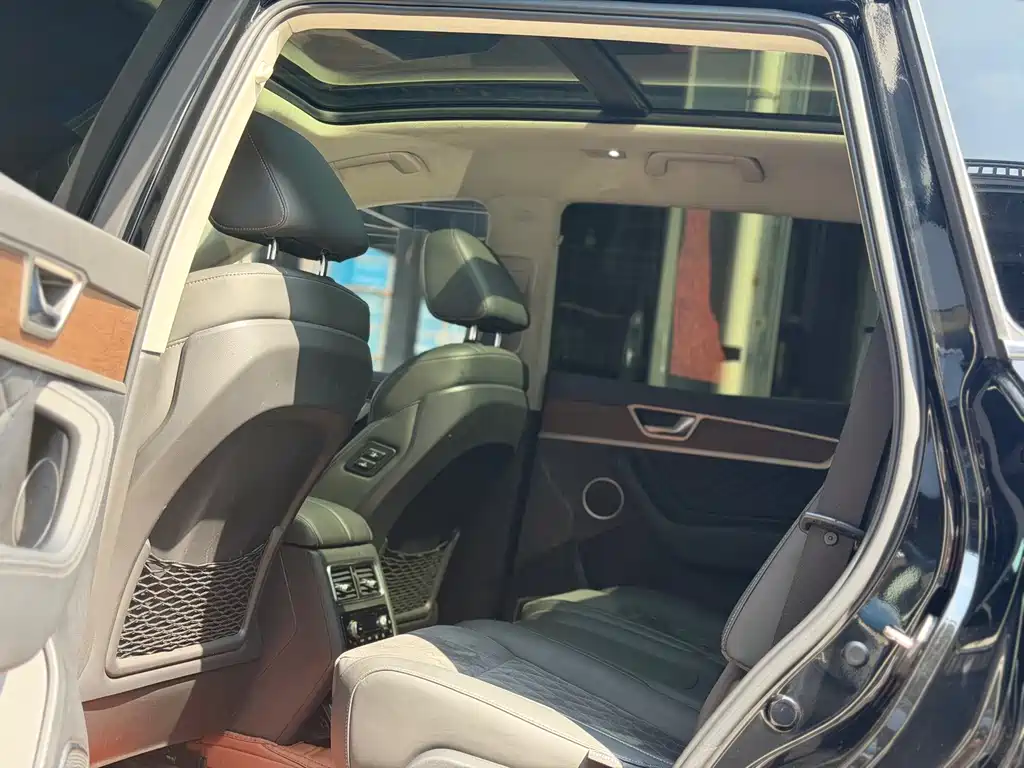 Hongqi HS7 2021 2.0T DCT 2WD Premium