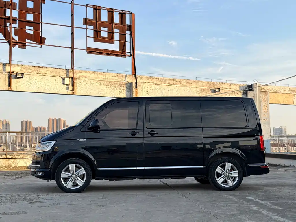 Volkswagen Multivan 2016 2.0TSI FWD Luxury Edition 7-Seater