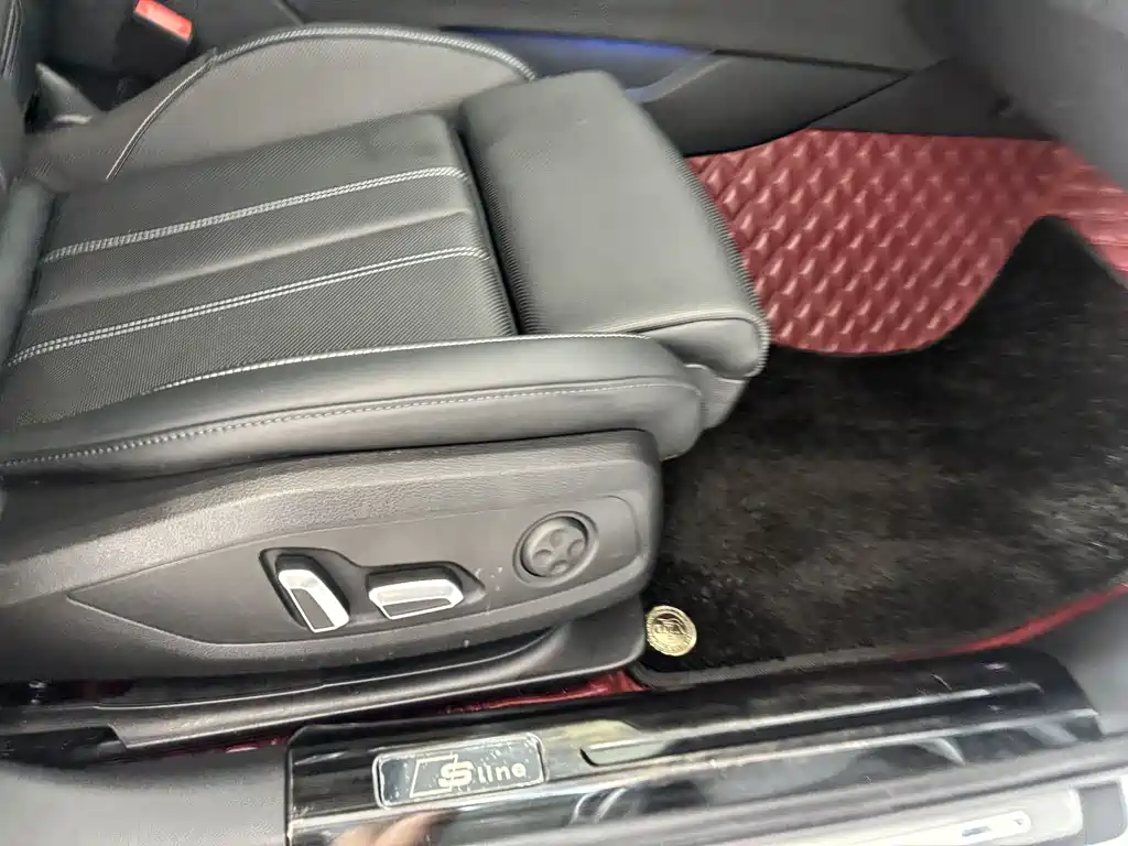 Audi A4L 2024 40 TFSI Luxury Dynamic Edition