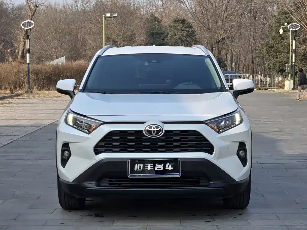 RAV4 2024 2.0L CVT FWD Urban Edition