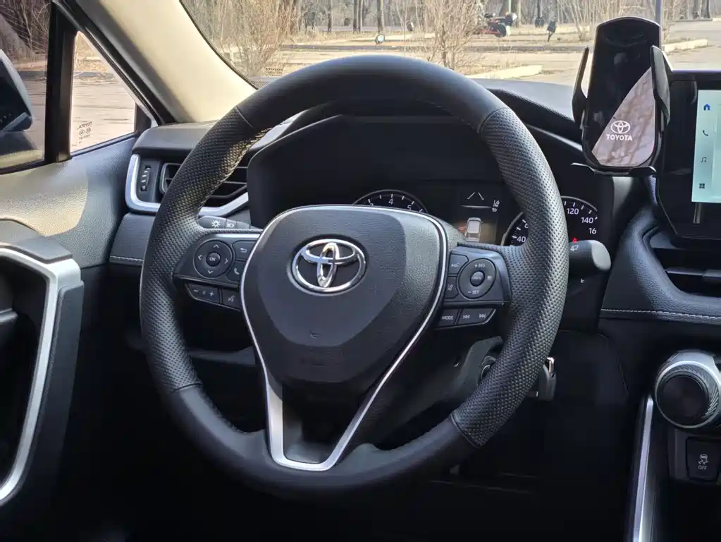 RAV4 2024 2.0L CVT FWD Urban Edition