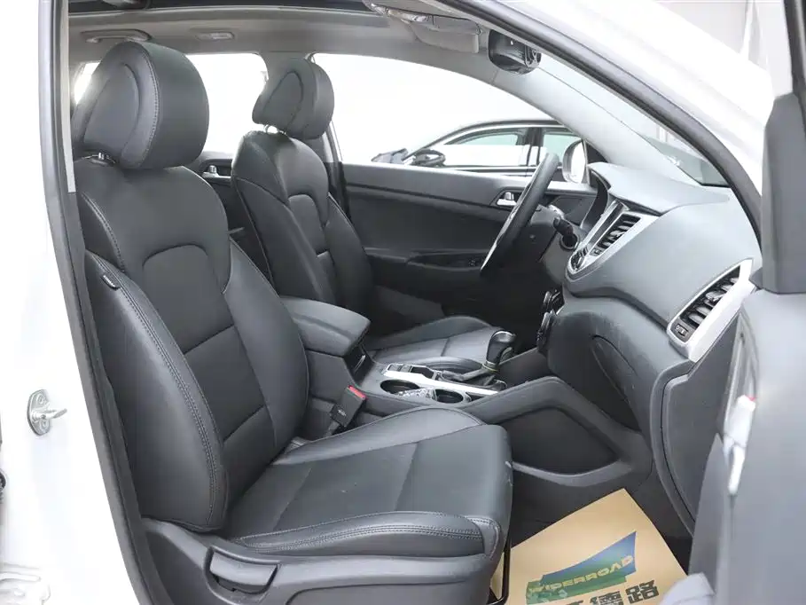 Tucson 2015 1.6T DCT 2WD Smart