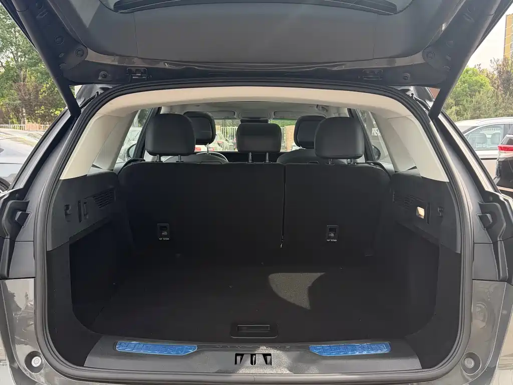 Lincoln Nautilus 2026 2.0T FWD Qi Hang Edition