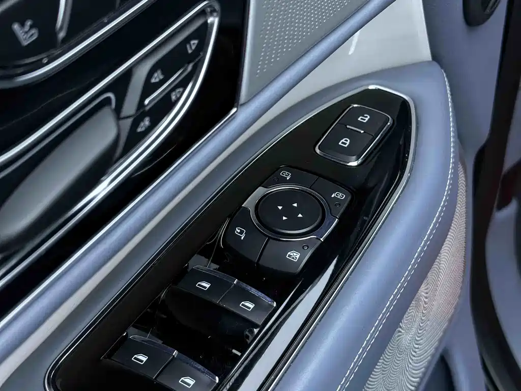 Navigator 2019 3.5T President Series China VI