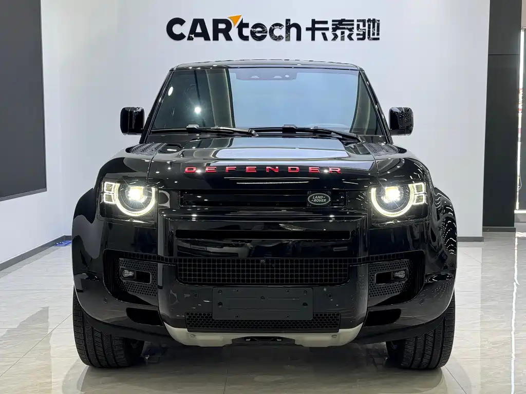 Land Rover Defender 110 5.0T V8 2024