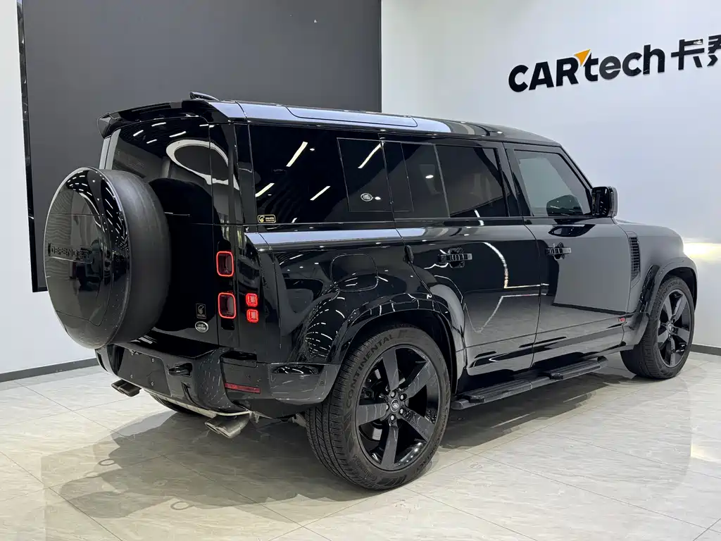 Land Rover Defender 110 5.0T V8 2024