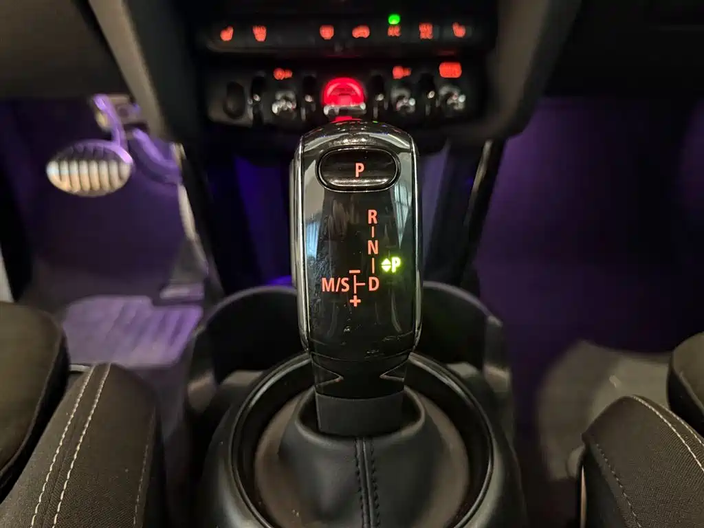 MINI 2018 1.5T COOPER Artist