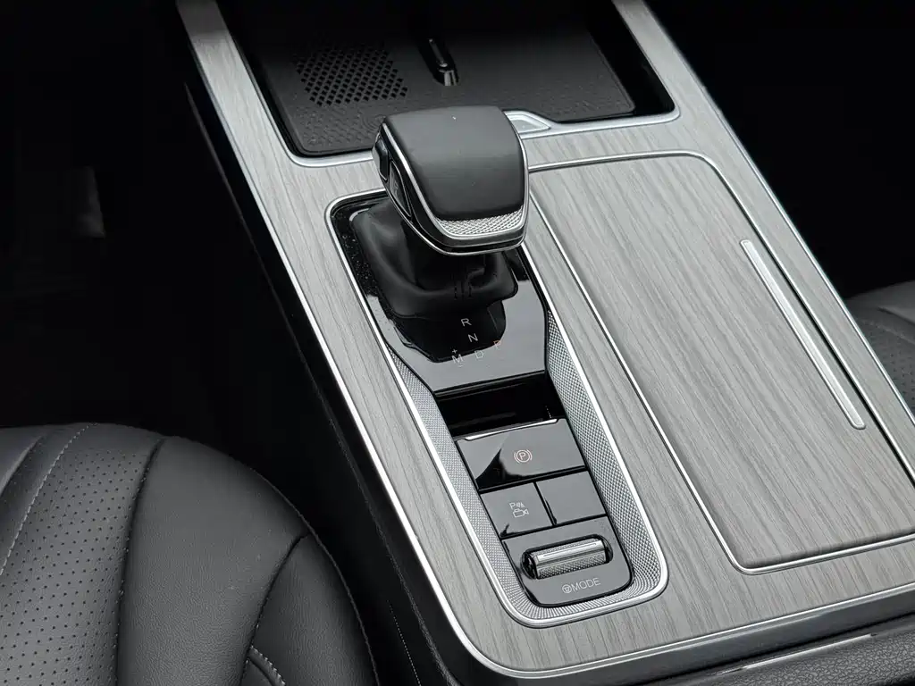 Hongqi HS5 2025 2.0T AWD Qi Xiang Pro Edition