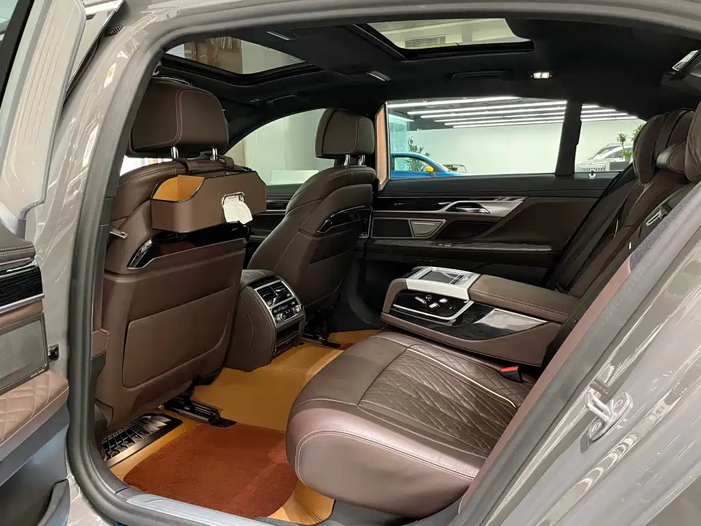 BMW 7 Series 2021 740Li Leading Edition M Sport Package