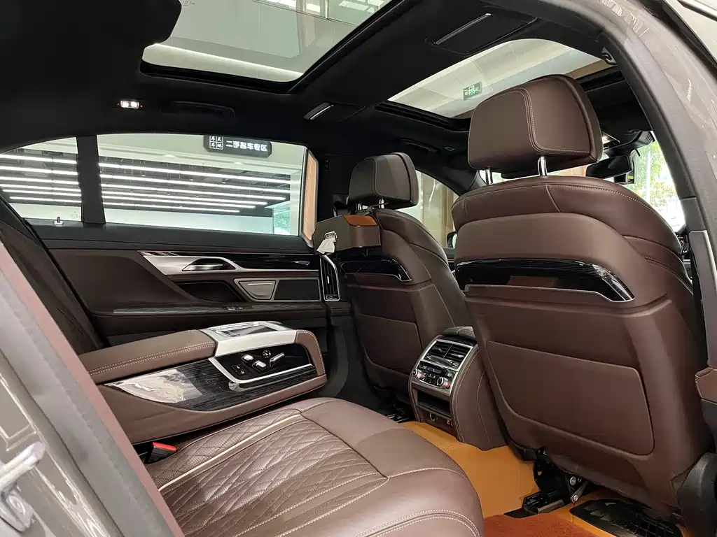 BMW 7 Series 2021 740Li Leading Edition M Sport Package
