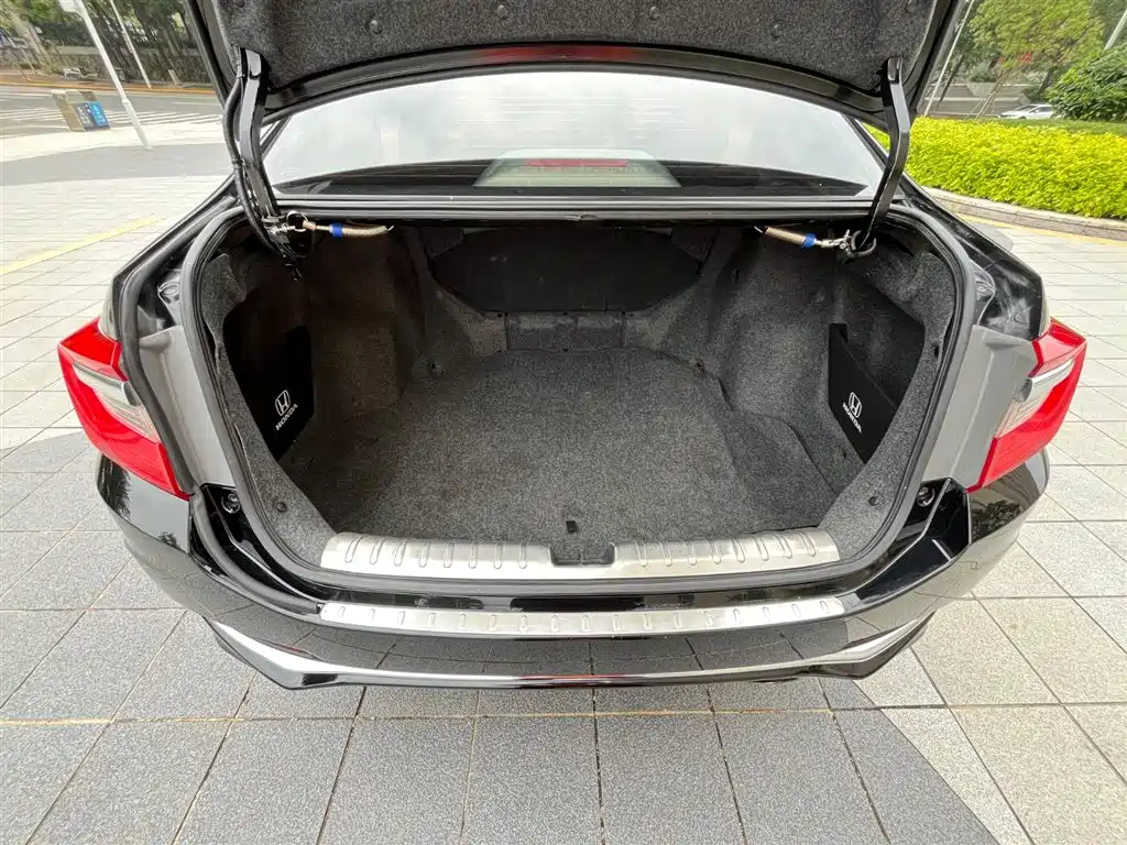 Honda Crider 2016 1.8L CVT Comfort Edition
