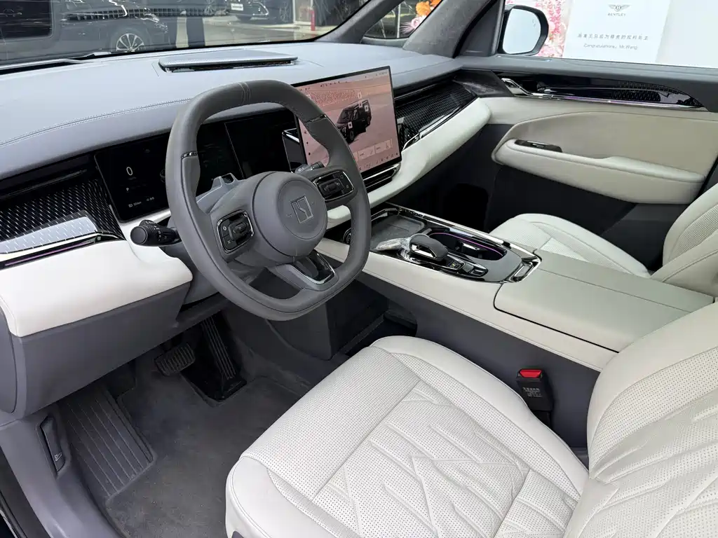 Zeekr 009 2024 Six-Seat Executive Edition AWD 108kWh