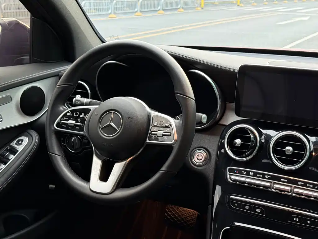 Mercedes-Benz GLC Coupe 2021 GLC 260 4MATIC Coupe SUV
