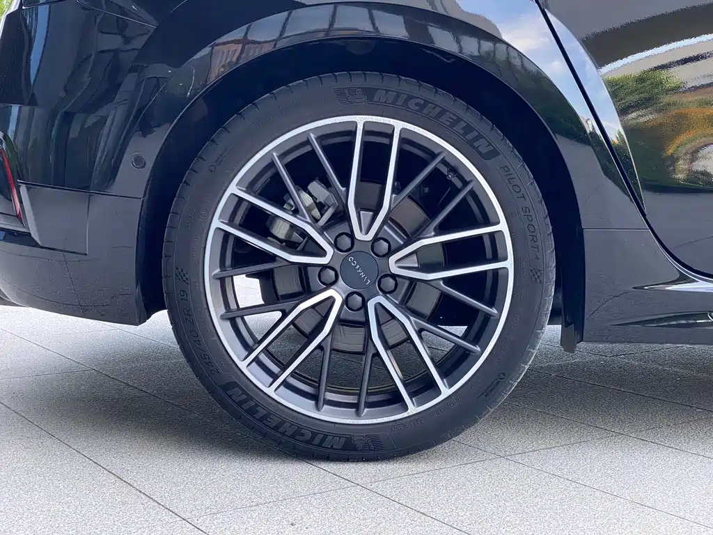 Lynk & Co 02 Hatchback 2021 2.0TD Halo Driving Control Package Edition