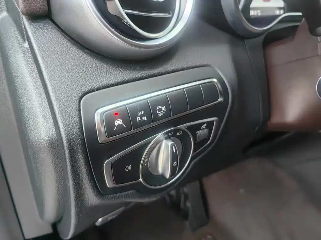 Mercedes-Benz GLC 260 4MATIC Luxury 2018