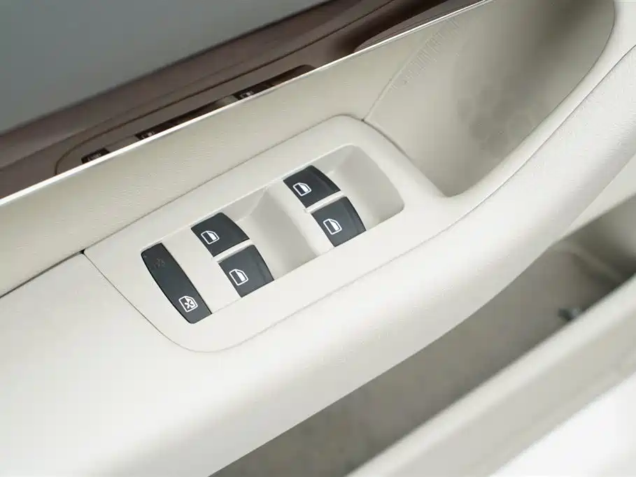 Audi A6L 2010 2.4L Technology Trim