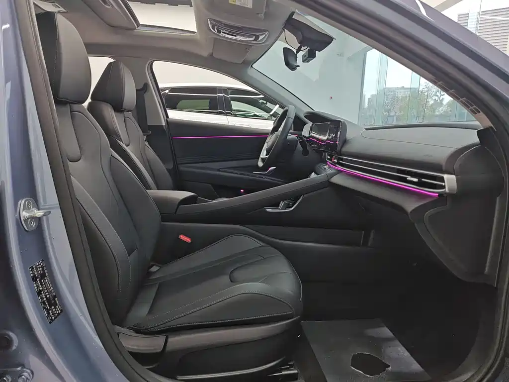 Hyundai Elantra 2023 1.5L CVT Premium
