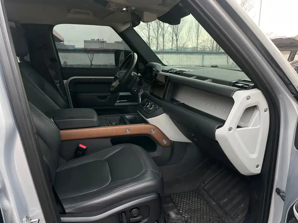 Land Rover Defender 2023 110 3.0T P400 Dark Special Edition