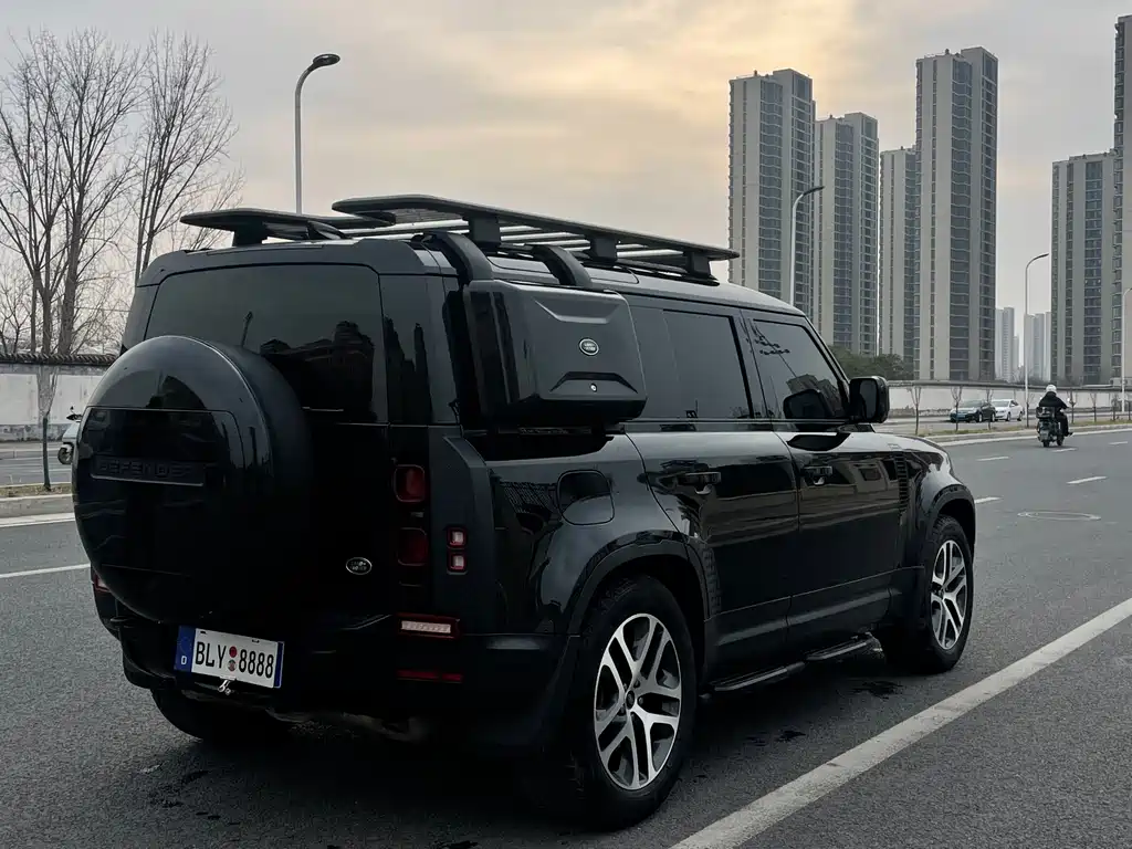 Land Rover Defender 2023 110 3.0T P400 Dark Special Edition