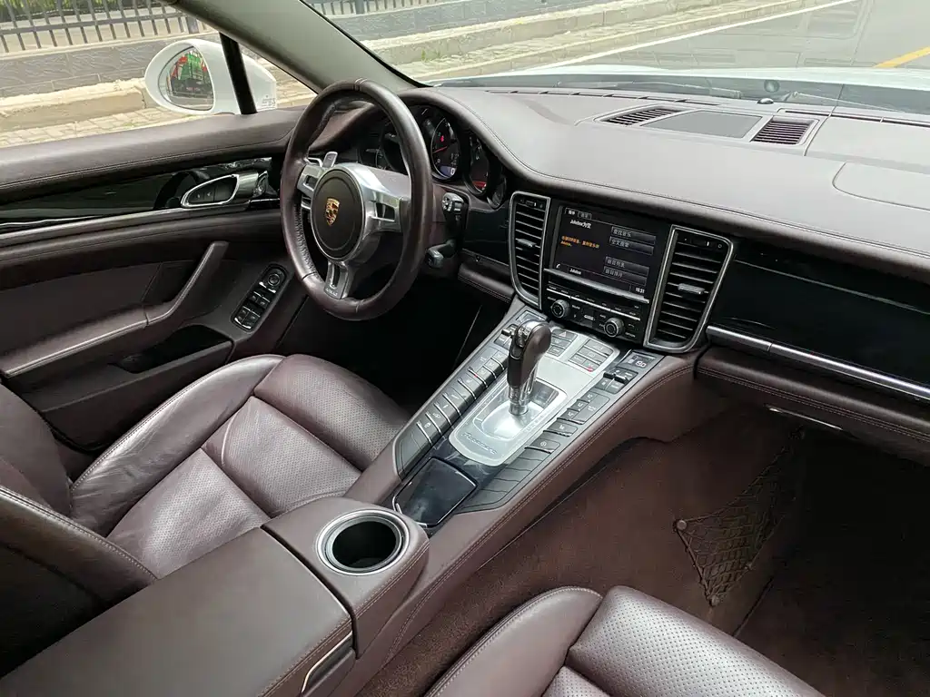 Porsche Panamera 2014 3.0T