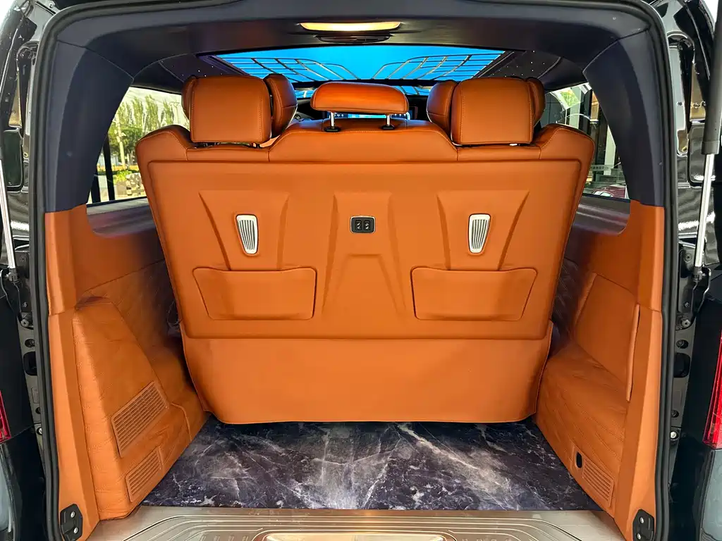 Mercedes-Benz Vito 2023 2.0T Business Edition 7-Seater