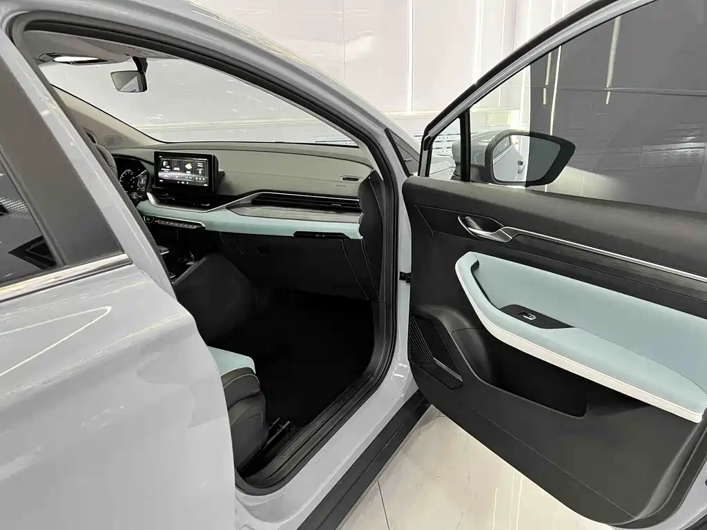 Geely Emgrand S 2022 1.4T CVT Crossover Player Edition