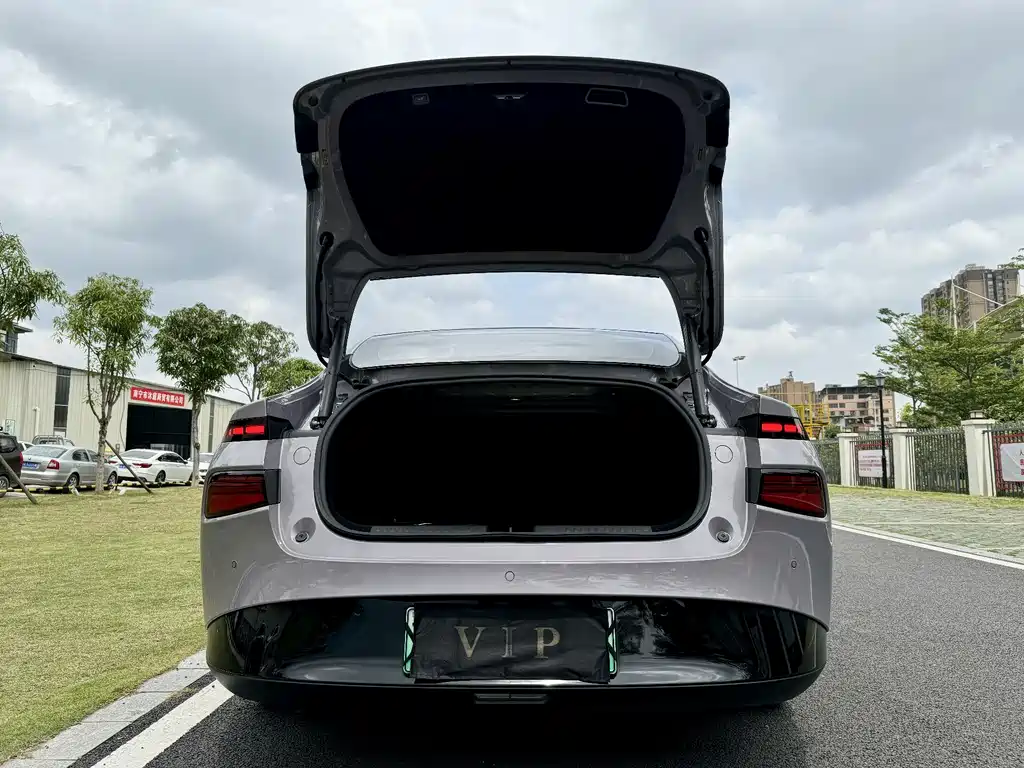 XPeng P7i 702 Max Wing Edition