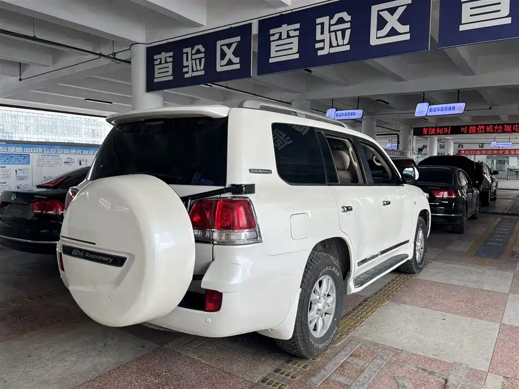 Land Cruiser (Import) 2011 4.0L Automatic