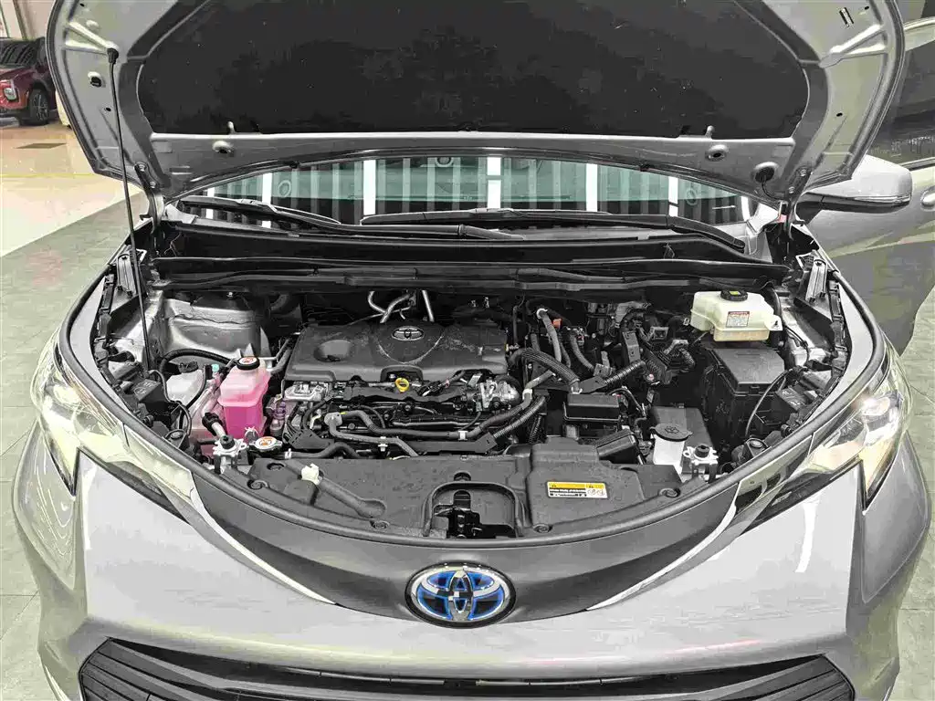Toyota Sienna 2021 2.5L Hybrid Comfort Edition