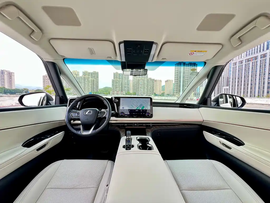 Lexus LM 500h 6-Seater Supreme Edition 2025