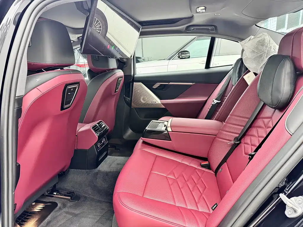 BMW 5 Series 2025 530Li Exclusive M Sport Package