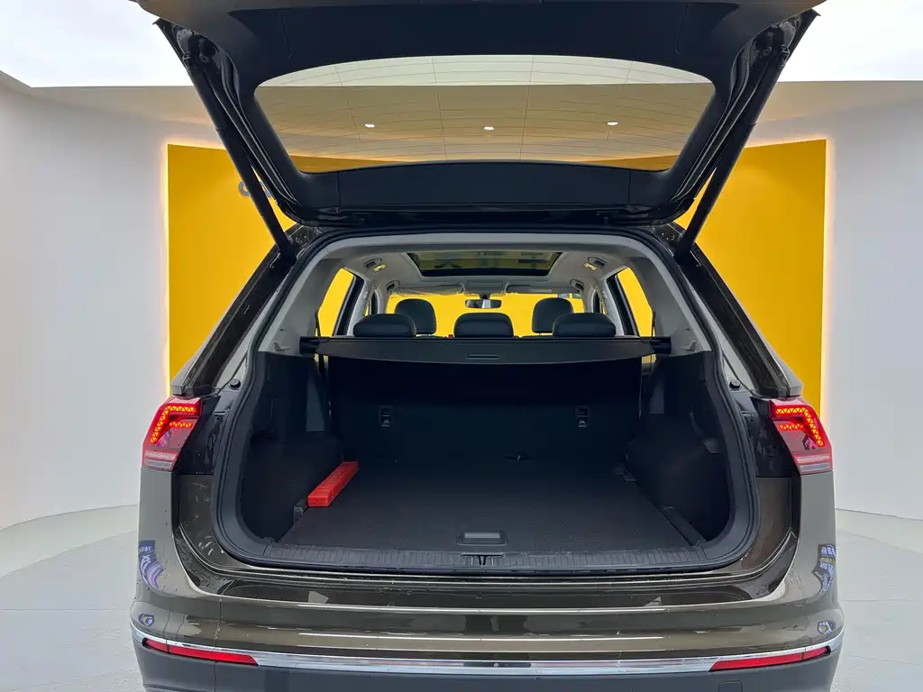 Volkswagen Tiguan L 2017 330TSI Automatic FWD Flagship Edition