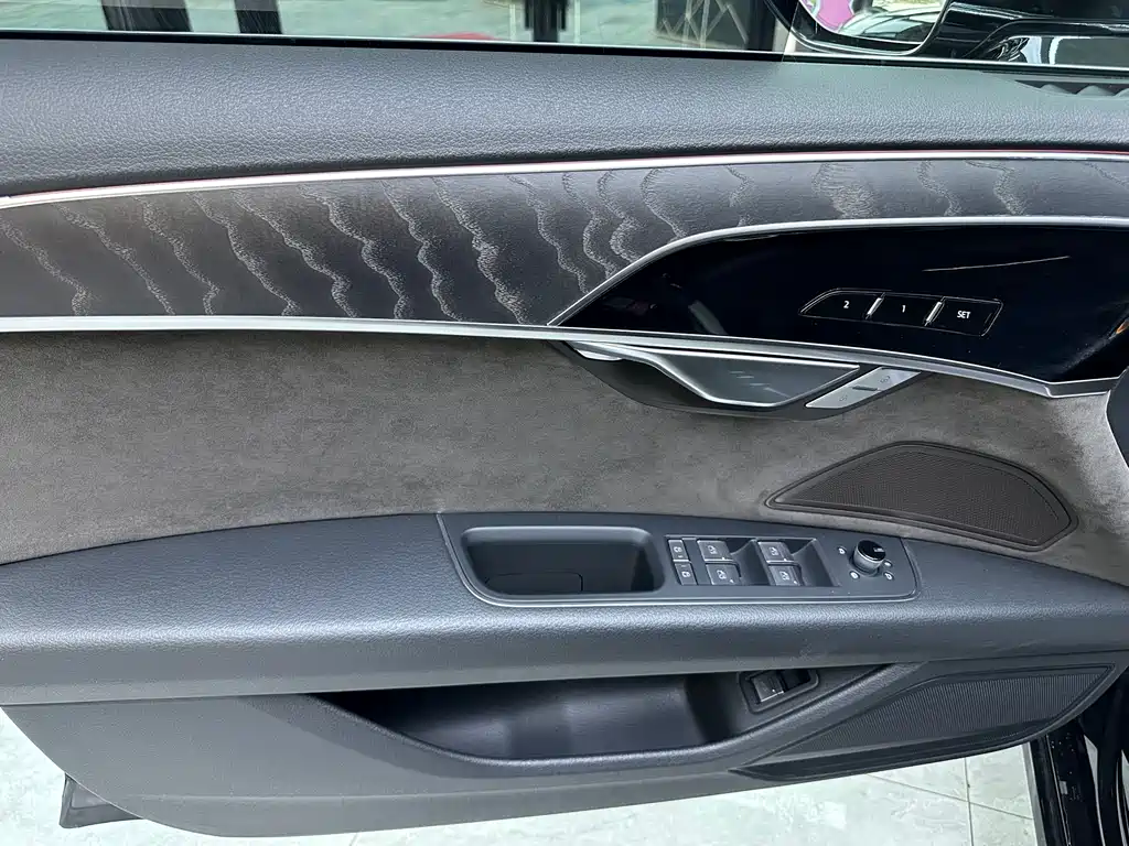 Audi A8L 50 TFSI quattro Comfort Edition 2021