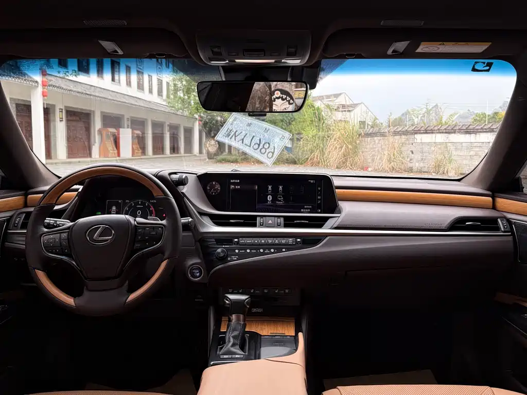 Lexus ES 2020 300h Executive Edition