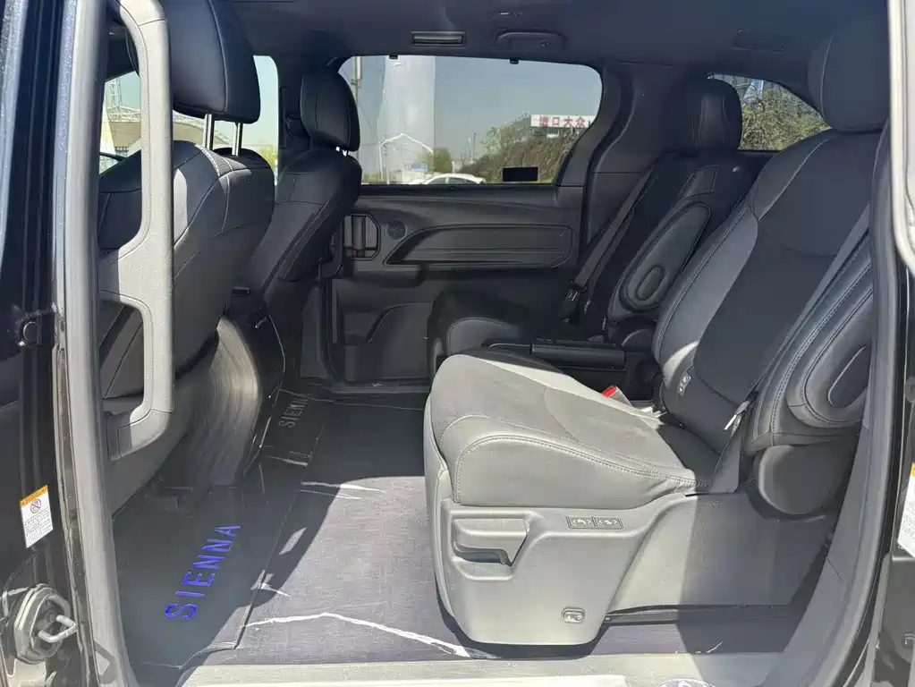 Toyota Sienna 2021 2.5L Hybrid Premium Edition